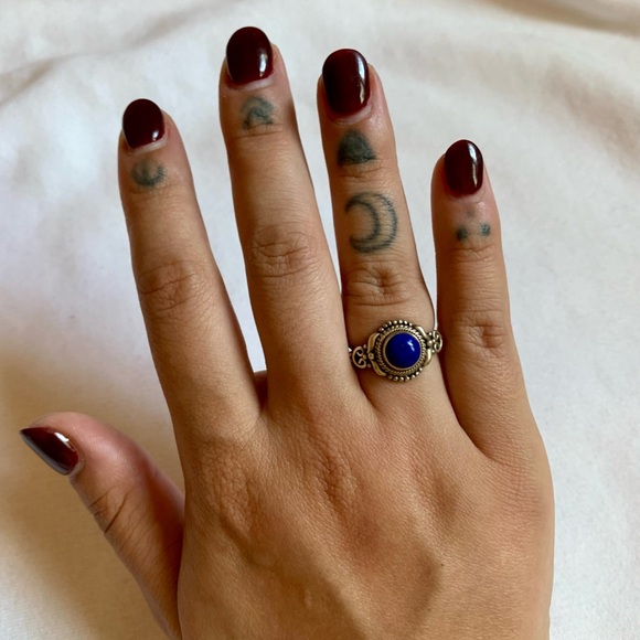 Sterling silver lapis lazuli cabachon ring - Picture 3 of 6